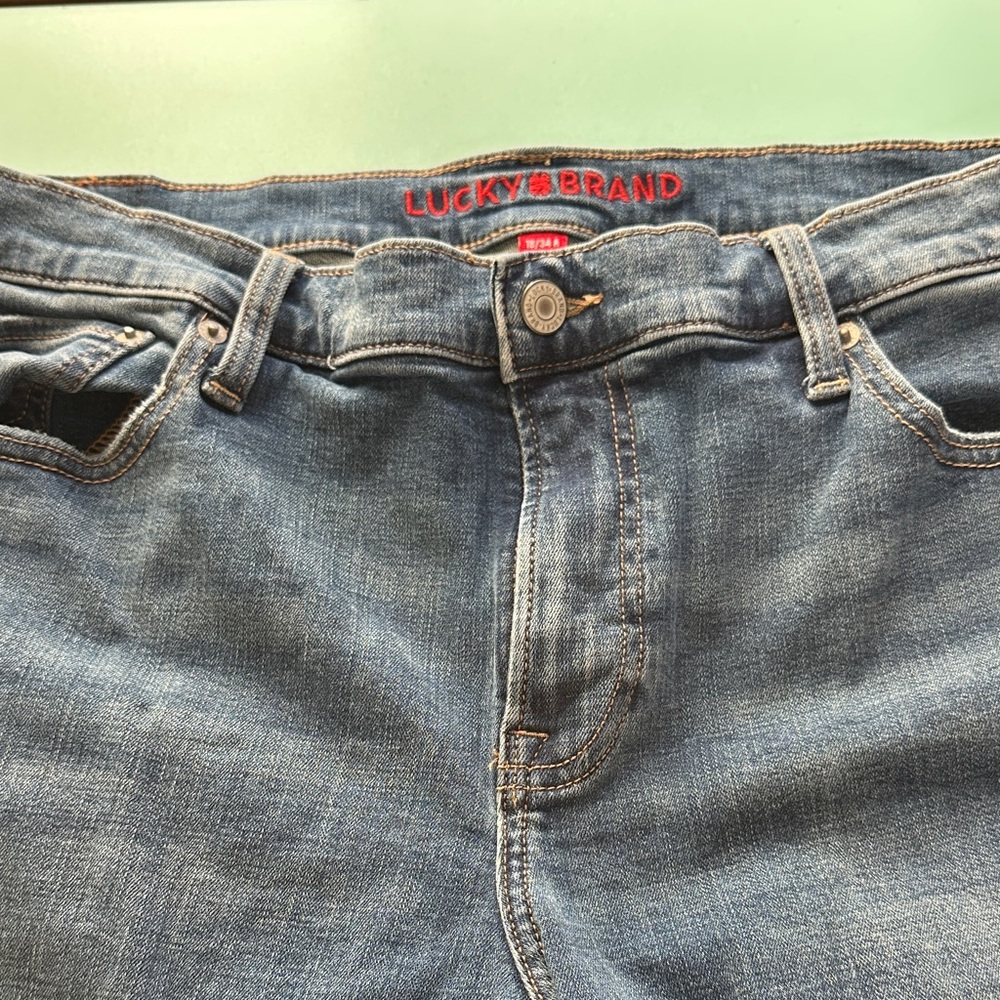 Lucky Brand women’s mid rise sweet boot jeans size 18 (34) 30” inseam